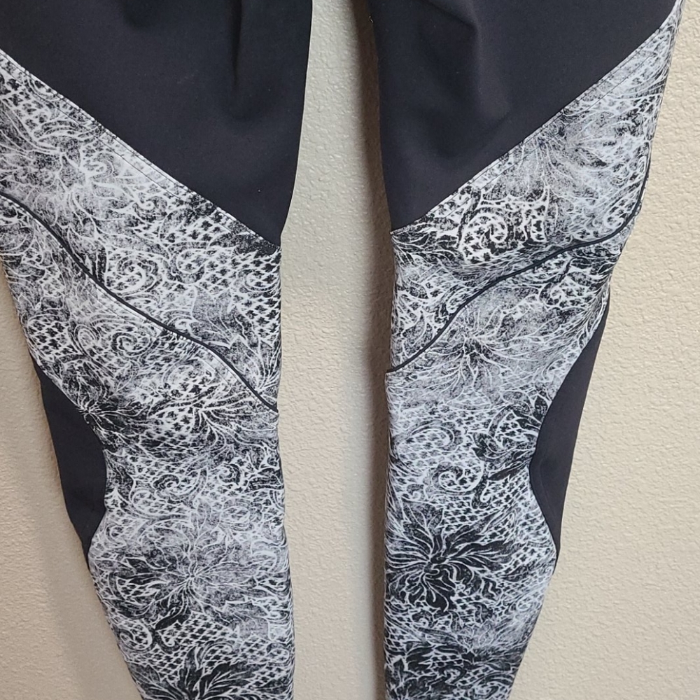 Lululemon Sweat & Repeat Tights - Picture 10 of 12